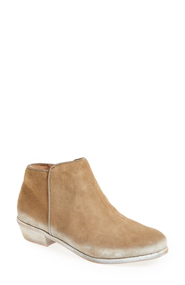 SAND SUEDE
